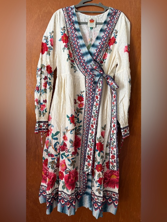 FARM Rio Dresses & Skirts - NWT FARM Rio Mosaic Garden Floral Midi Wrap Dress in Sand Multicolor - Size M